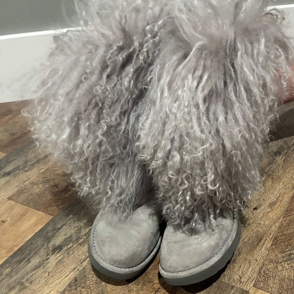 UGG Women's Gray Fluffy Winter Boots